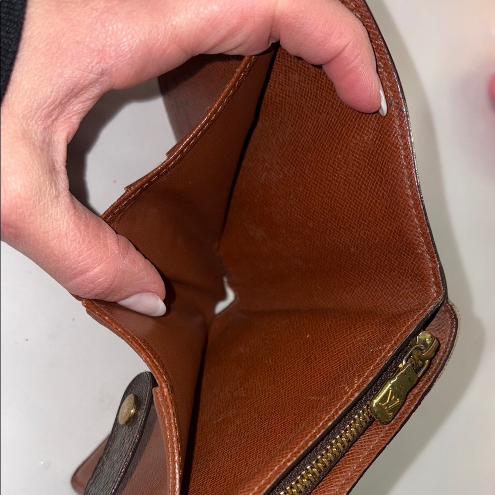 Louis Vuitton Monogram Wallet - Picture 4 of 9